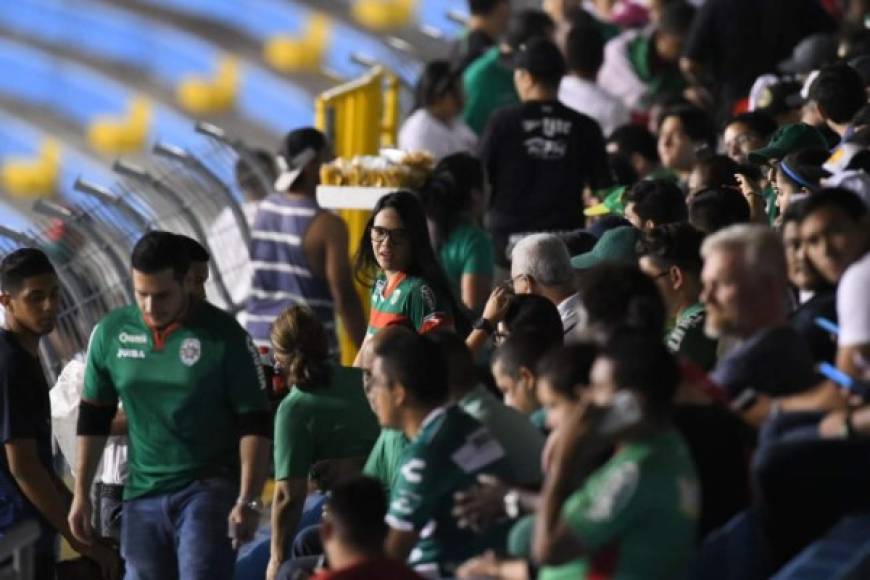 Un buen número de aficionados del Marathón apoyaron al equipo en el estadio Olímpico.