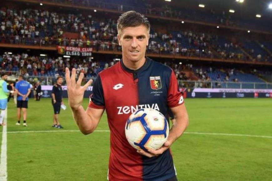 Según la Gazzetta dello Sport, el Milan está muy cerca de cerrar el fichaje de Piatek. Costaría unos 40 millones.El delantero polaco es sensación esta temporada en Italia.