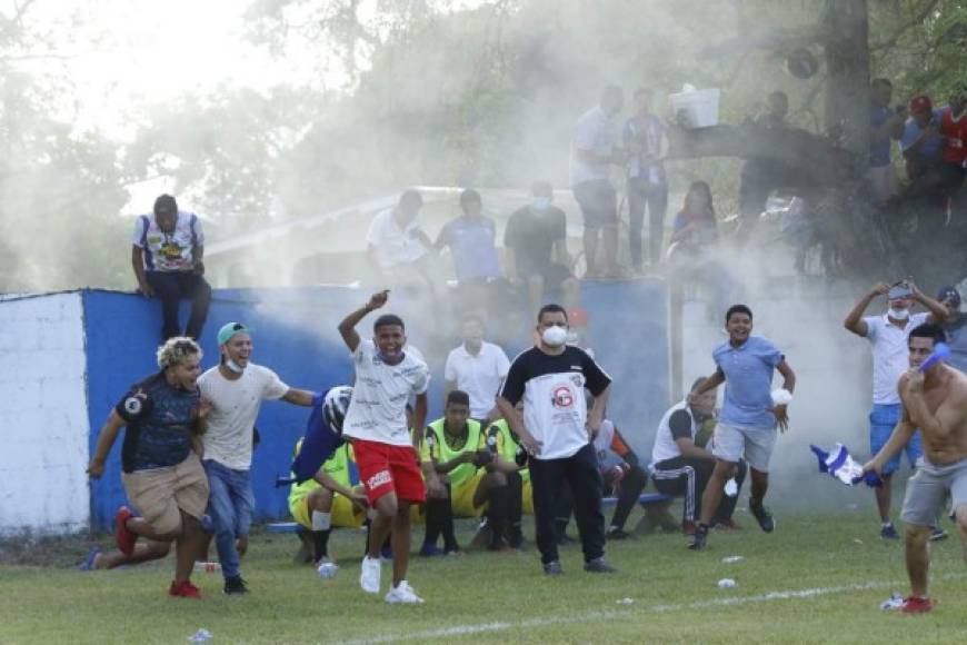 En La Ceiba se vivió una fiesta deportiva con el campeonato del Victoria, club que ahora está a dos partidos de volver a la primera división de Honduras.