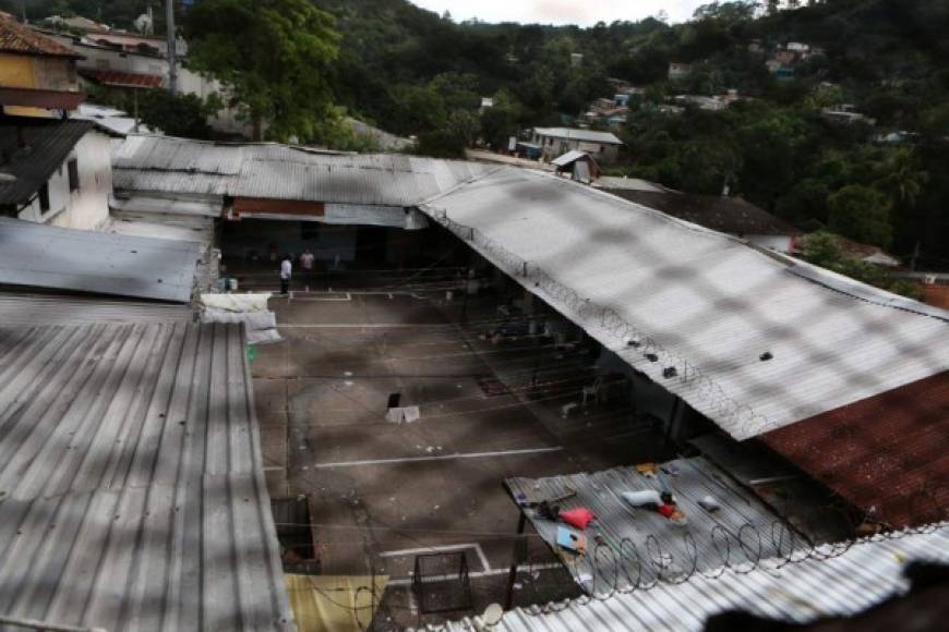 El centro penal de Santa Bárbara está ubicado en el centro de la ciudad del mismo nombre.