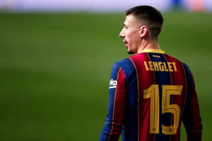 Clément Lenglet ha aplacado rumores de salida del Barca este verano. El defensor lo confirmó en la concentración francesa previo a la Eurocopa. Ha sido uno de los más cuestionados por la actualidad culé.