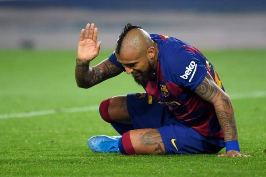 Arturo Vidal: El portal español informa que al centrocampista chileno le asignan un valor de mercado superior a los 20 millones de euros y su salida se anuncia para el mercado de mitad de temporada, que se activa en enero, o para el término de la misma, a partir de junio.