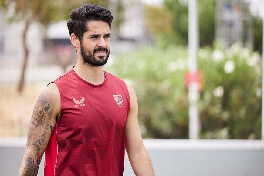 El jugador español se encuentra sin equipo actualmente tras dejar al Sevilla y espera tener pronto una nueva propuesta.