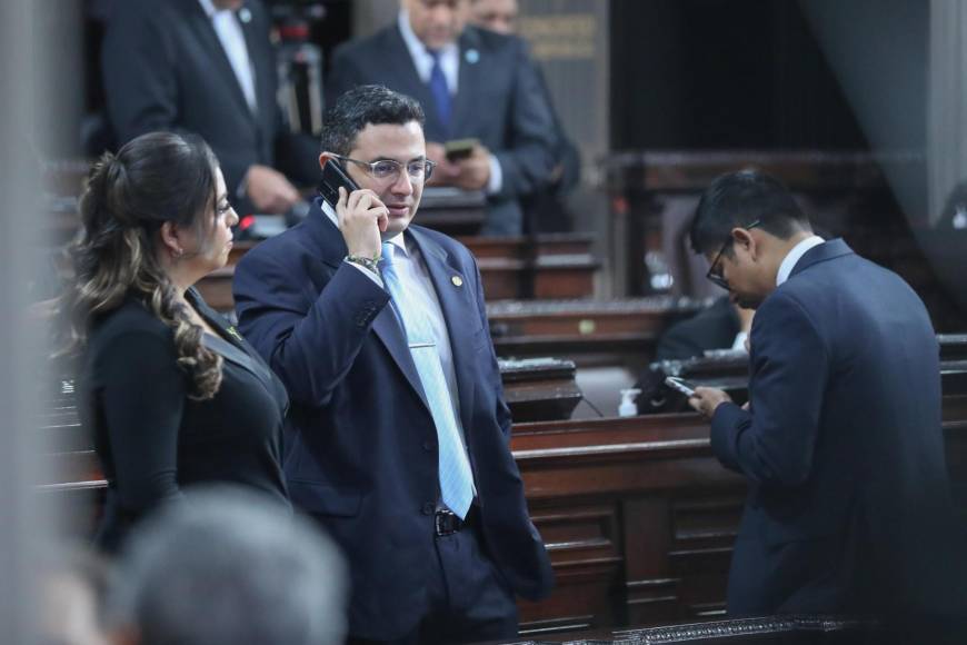 La instauración del nuevo Congreso guatemalteco para el periodo 2024-2028, compuesto por 160 diputados, debe realizarse este domingo para poder, después, dar paso a la investidura del presidente electo, Bernardo Arévalo de León. 