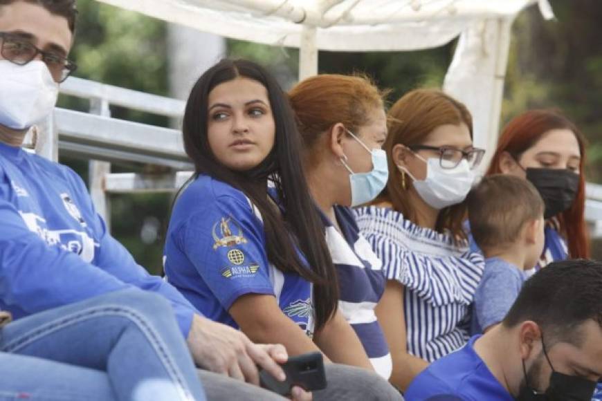 Una de las grandes sorpresas en esta final fue el acceso al público, la sede de la Jaiba Brava lució abarrotada en algunos sectores con la presencia de fieles aficionados.