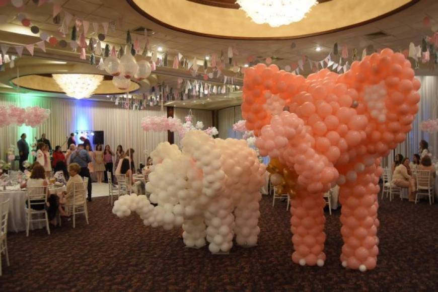 Alexandra Lockmer hizo de los globos, una real fantasía en rosa.
