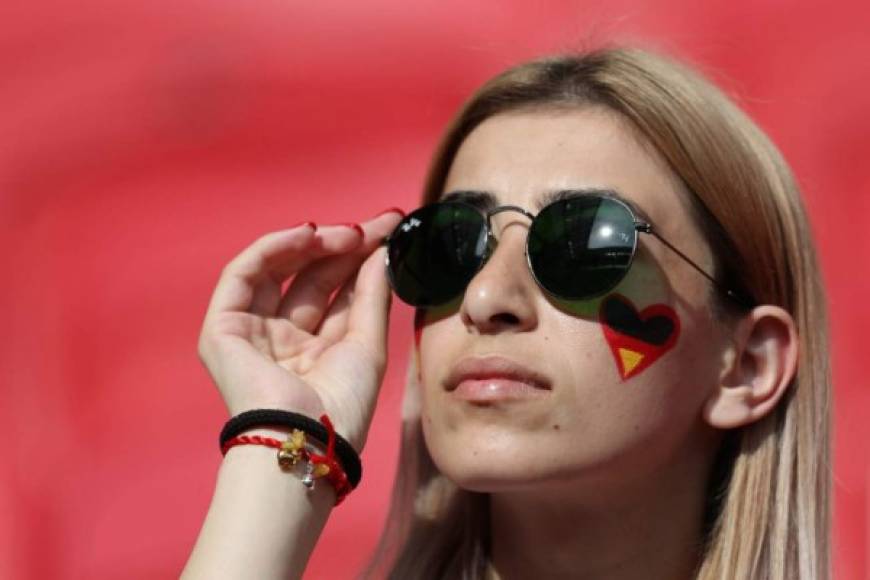 Las alemanas dijeron presente para apoyar a su selección que fue eliminada. Foto EFE