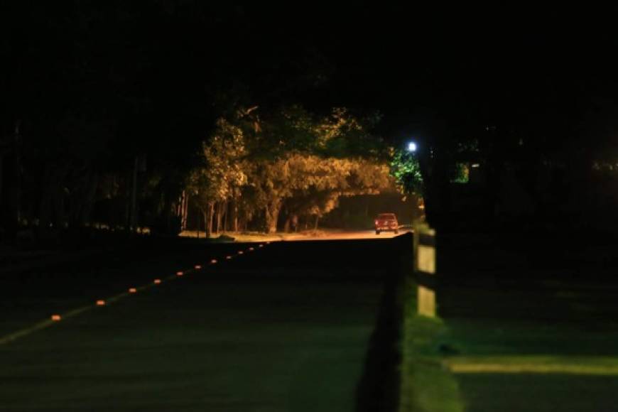 Zerón. Pobladores piden que les iluminen la 24 calle porque es un peligro para los peatones.
