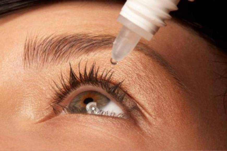 Visión borrosa: Es el resultado de deshidratación debido al aumento del azúcar en la sangre. La mácula es un pequeño lente en el centro de tu ojo que es responsable de la visión central aguda. Pero cuando tus niveles de glucosa son demasiado altos, el líquido puede filtrarse en la lente y hacer que se hinche.