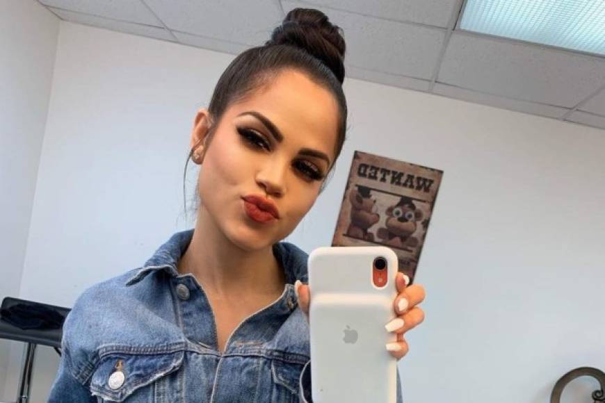 La cantante y compositora dominicana está muy segura de su 'sex appeal' y se muestra muy segura en su red social de Instagram, donde cuenta con más de 26 de millones de seguidores.