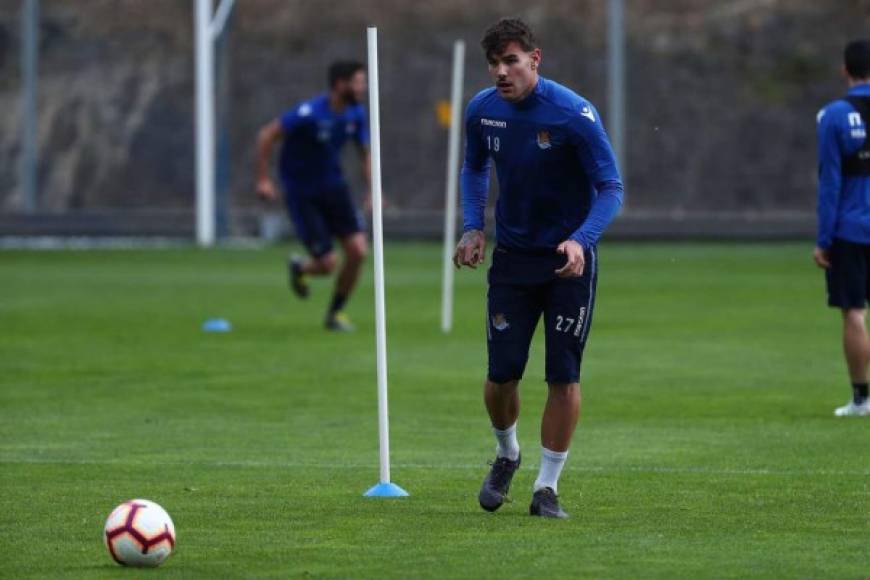Theo Hernández (21 años), jugador del Real Madrid cedido en la Real Sociedad, está muy cerca de irse al Nápoles. El lateral es una de las peticiones de Ancelotti y las negociaciones ya están en marcha.