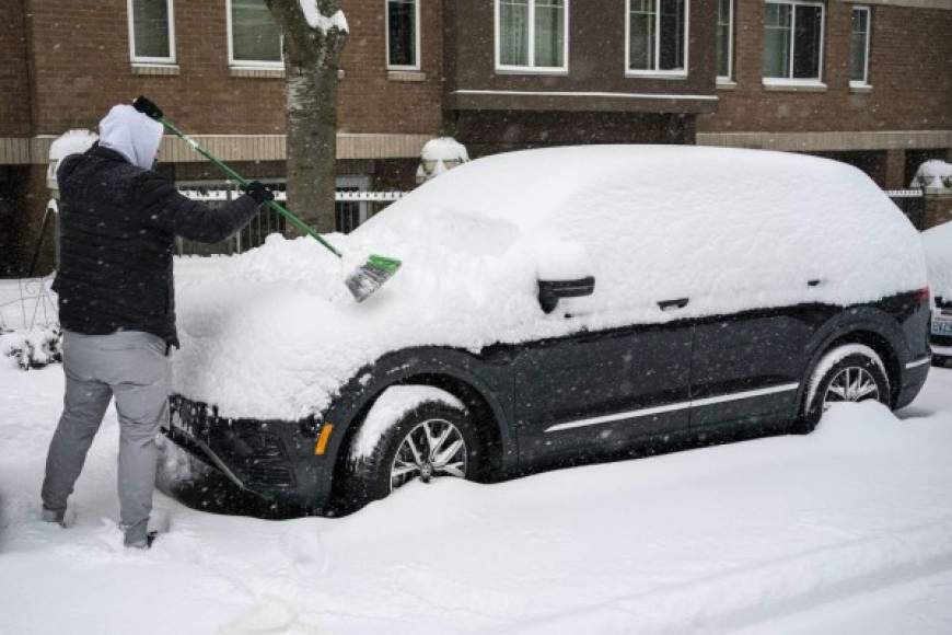 Texas declaró el estado de emergencia por las fuertes nevadas y llamó a los residentes a permanecer en sus hogares para evitar accidentes.