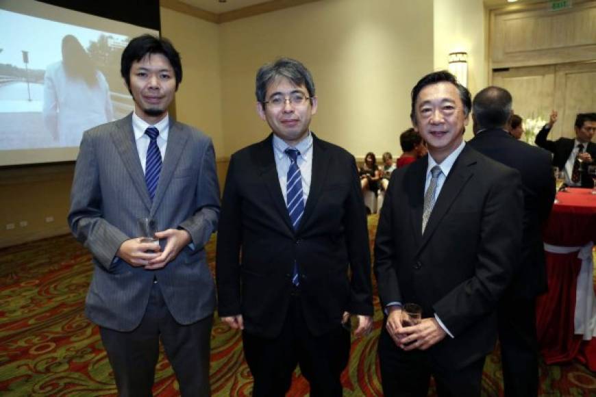 Tatsuya Yamagushi, Akihiro Tsukanoto y Shinichi Kondo.