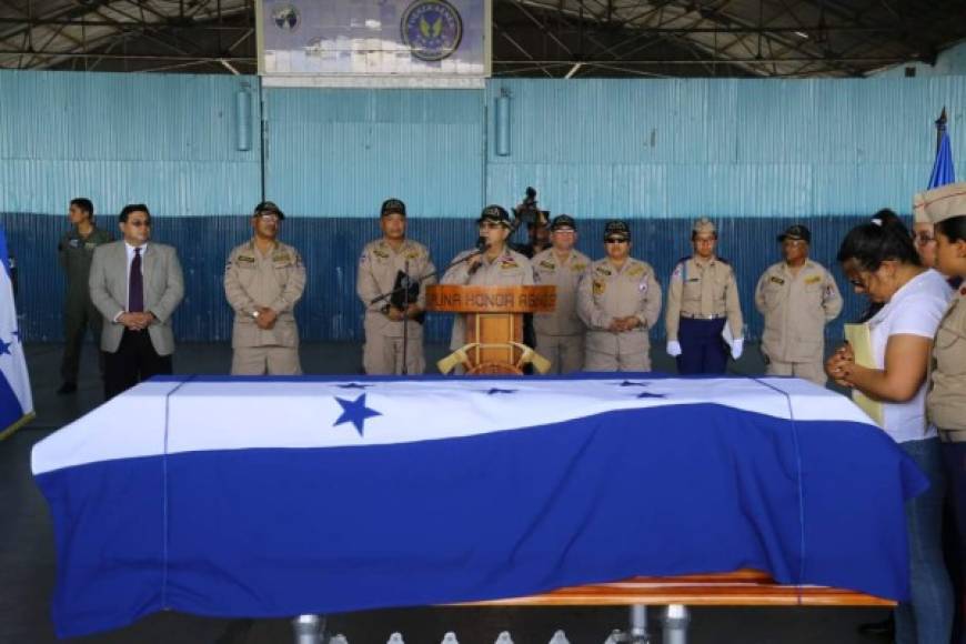 El último apagafuegos, de los cinco bomberos que resultaron heridos cuando sofocaban el incendio forestal, sigue en tratamiento médico en México.