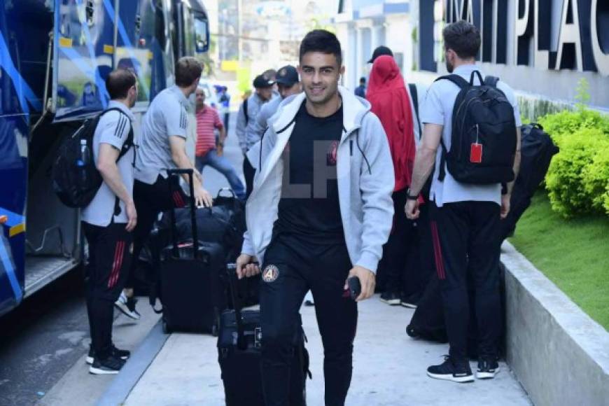 'Muy bien, muy bien, estamos bien', se limitó a decir, aunque de buen ánimo, el volante y figura del Atlanta United, Gonzalo 'Pity' Martínez. <br/><br/>