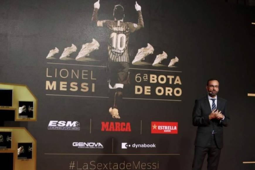 Edu García, director de Radio Marca, dando la bienvenida a la gala de la Bota de Oro de Messi.