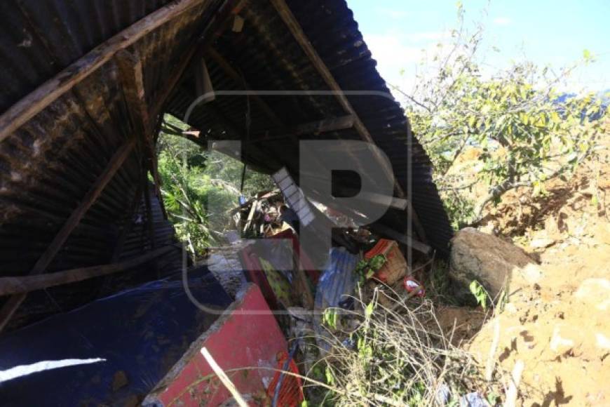 Algunos de los pobladores que se dedicaron a vigilar habían detectado que el agua estaba corriendo por varias vertientes, cuando antes con las lluvias solo tenían una.