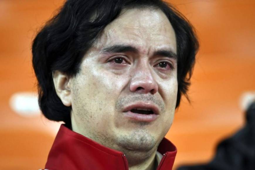 Un aficionado peruano llorando por la eliminación de su selección en el Mundial de Rusia 2018. Foto AFP