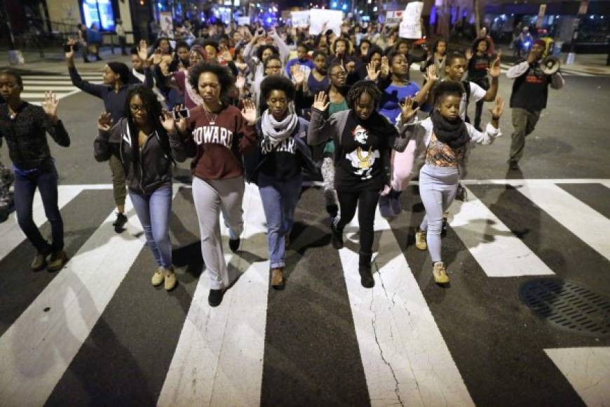 Los manifestantes mantienen que el fallo es injusto y denota discriminación racial.