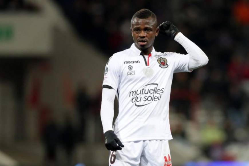 El jugador Jean Michaël Seri, que el verano pasado estuvo a punto de fichar por el Barça, está en la agenda de grandes equipos como el Manchester City o el PSG. Ahora, según 'The Sun', el Chelsea también se habría unido a la puja por el centrocampista del Niza.