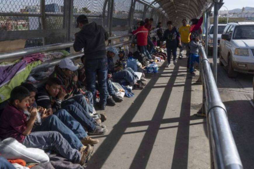 Las autoridades de Chihuahua han convencido a algunos de los migrantes de quedarse en los albergues habilitados por las autoridades locales.