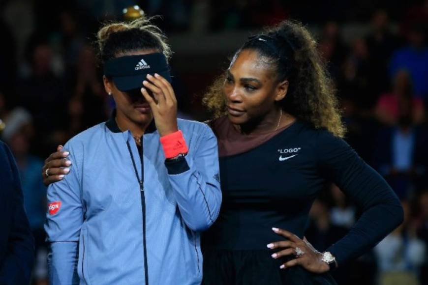La japonesa Osaka lloró al ver la actitud de Serena Williams en la final ya que el público inclusive la abucheo.