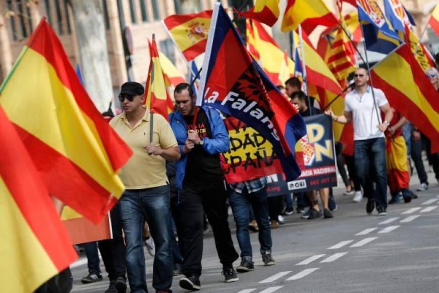 El presidente de gobierno, Mariano Rajoy, lanzó el miércoles un ultimátum para que Carles Puigdemont clarifique si declaró o no la independencia.