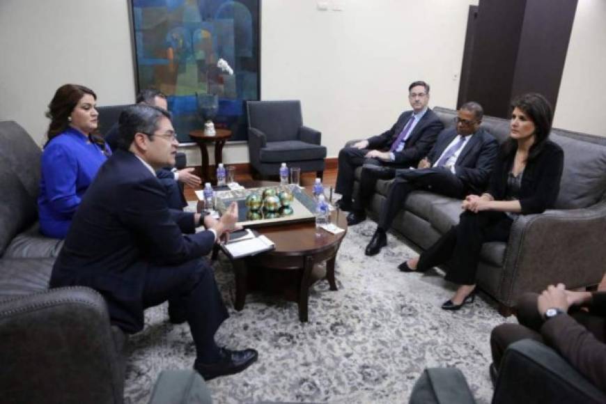 La ex embajadora de la ONU se reunió con el presidente Juan Orlando Hernández y miembros de su gabinete para discutir temas relacionados a la lucha contra el narcotráfico y la migración.
