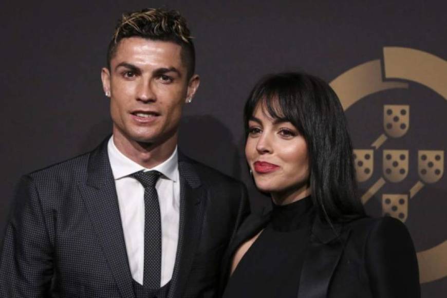 Georgina Rodríguez, la modelo y pareja de Cristiano Ronaldo, está cada vez más integrada en la vida pública italiana.