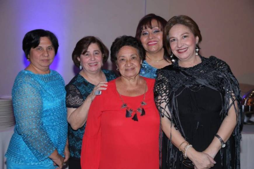 Luisa Cook, Sonia Fajardo, Digna Sandoval, Ruth Gómez y Fátima Baide.