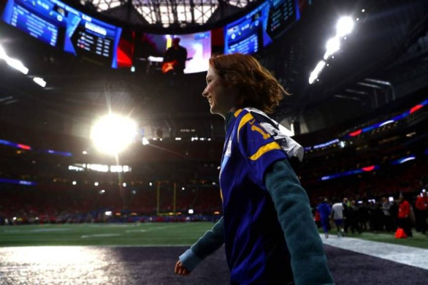 La actriz, comediante y escritora estadounidense Ellie Kemper no se quiso perderse el Super Bowl.