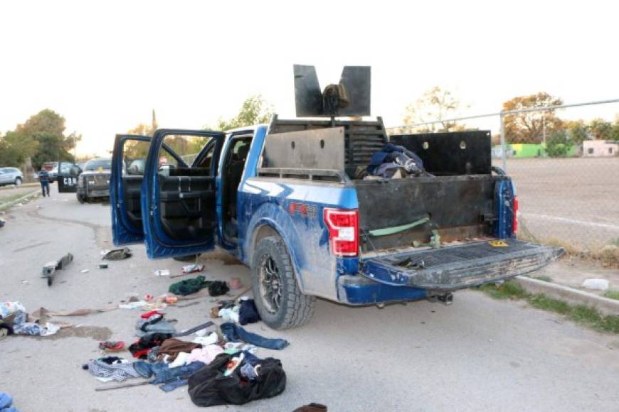 Un vehículo equipado con blindaje y un arma automática de grueso calibre se observa este sábado en el sitio tras el enfrentamiento entre fuerzas de seguridad y un grupo armado en la población Villa Unión. EFE