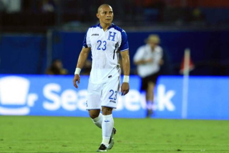 Carlos 'Mango' Sánchez también es lateral izquierdo. Juega en el Honduras Progreso y debutó en la Selección en la Copa Oro.