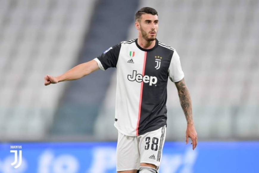 La Juventus de Turín y el Atalanta han hecho oficial el traspaso de Simone Muratore al equipo de Bérgamo. El centrocampista italiano de 22 años ha firmado por el Atalanta por las próximas temporadas y el precio de la operación se ha cerrado en 7 millones de euros.