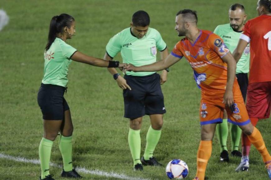 Gutiérrez tuvo una buena actuación en su debut en la Primera División del fútbol hondureño. Foto Neptalí Romero