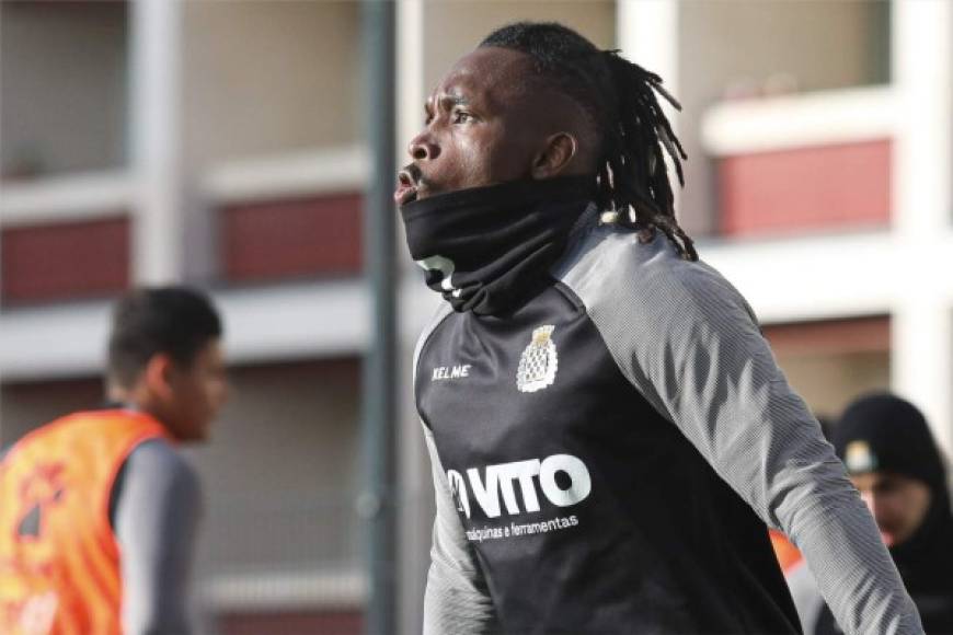 Alberth Elis: Según el medio francés Téléfoot, el delantero hondureño le interesa a tres clubes de la Liga de Francia. El Rennes, Burdeos y Niza son los equipos que le han puesto su mirada al atacante luego de sus grandes actuaciones con el Boavista de Portugal. Foto Facebook Boavista-