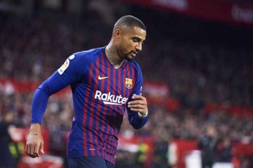 Kevin-Prince Boateng - Nadie entiende todavía el porqué de su llegada al Barcelona. Sin ningún tipo de protagonismo, el ghanés dejará el Barça una vez concluído el préstamo por parte del Sassuolo.