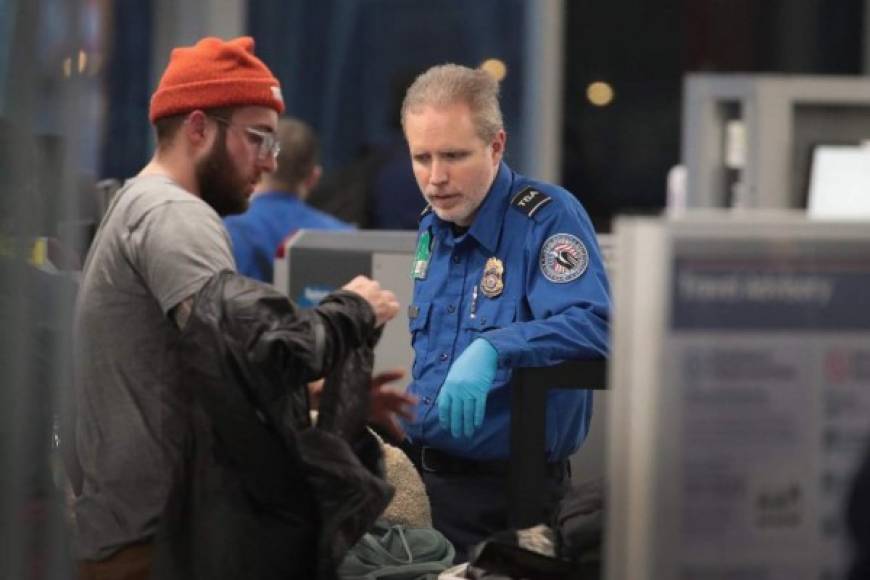 Al igual que los funcionarios de la TSA, los agentes de la Patrulla Fronteriza dedicados a custodiar la frontera suroeste y de inmigración están trabajando sin recibir su pago.