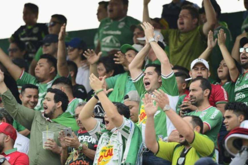 Gran ambiente se vivió en las gradas del estadio Yankel Rosenthal.