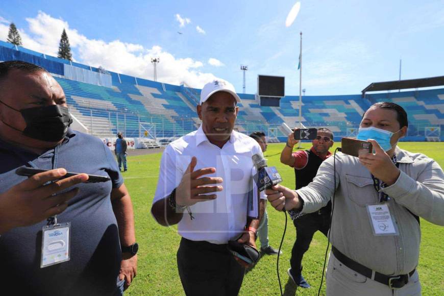 “Estamos en el inicio verdadero de la transformación del fútbol hondureño”, dijo Mario Moncada cuando ingresaba al estadio Nacional Chelato Uclés donde las obras de renovación iniciaron este lunes 31 de octubre y se espera que terminen entre finales de marzo e inicios de abril del año 2023.