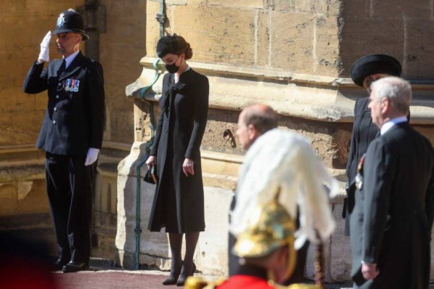 La futura reina de Inglaterra fue una de las 30 personas invitadas al sobrio funeral de cariz militar del duque de Edimburgo, que falleció el 9 de abril, dos meses antes de cumplir 100 años.