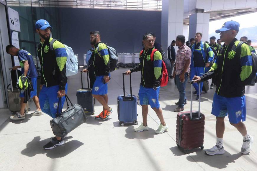 El Olancho FC salió este domingo desde el Aeropuerto de Palmerola hacia Costa Rica con la ilusión de conseguir una victoria en tierras ticas.