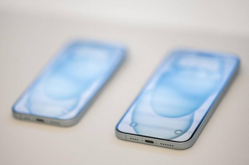 Todos los modelos de iPhone 15 -que se venderán en Estados Unidos a partir del 22 de septiembre- vendrán con una “isla dinámica”, que ofrece una nueva forma de ver ciertas notificaciones en la pantalla e interactuar con aplicaciones.