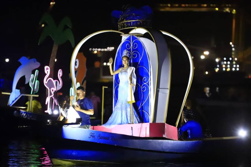 Las reinas de belleza de la Feria Agostina también deleitaron con su presencia. 