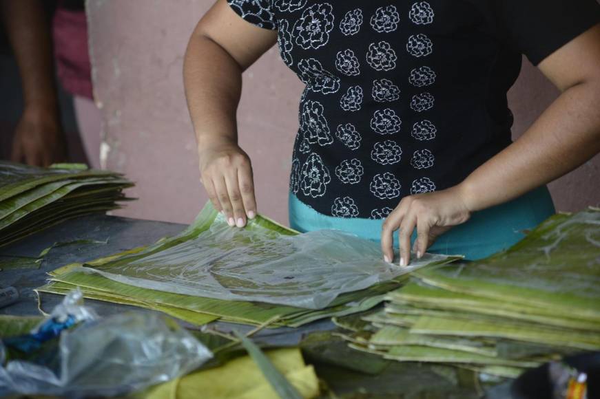 La Navidad se vuelve sin duda la temporada predilecta para degustar un delicioso tamal, es por eso que la demanda de este alimento se dispara hasta en un 80% los últimos meses del año.