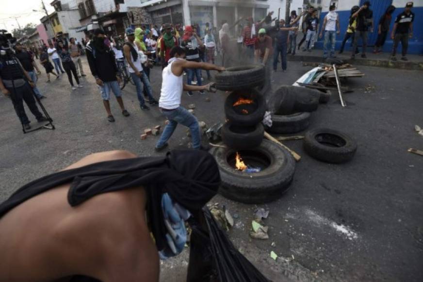 Tanto Guaidó como Maduro convocaron a las calles este sábado a sus seguidores en Venezuela.