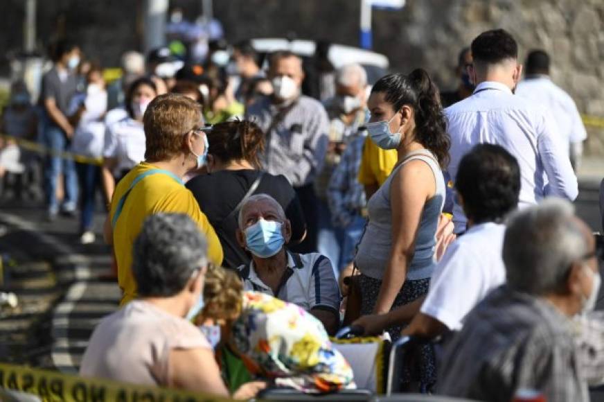 Se habiitaron 1,595 centros de votación que abrieron a las 7:00 AM (hora local) para una jornada de 10 horas.