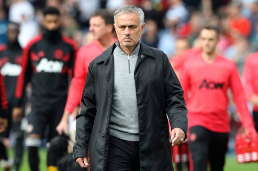 José Mourinho estaría con las horas contadas en el Manchester United y su reemplazo posiblemente sea Zidane. El francés ya le ha pedido a la directiva del club inglés los jugadores que quiere.