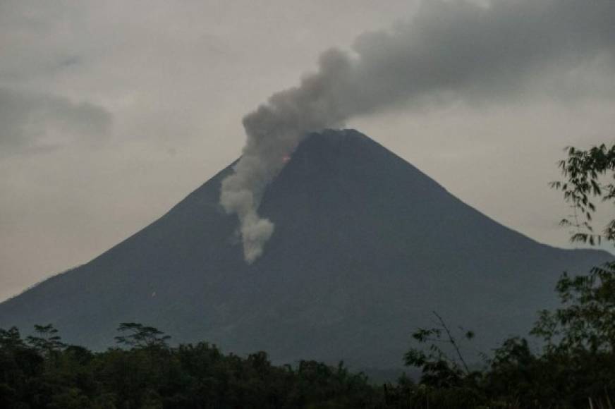 La última gran erupción de este volcán fue en el 2010 y provocó la muerte de 347 personas.