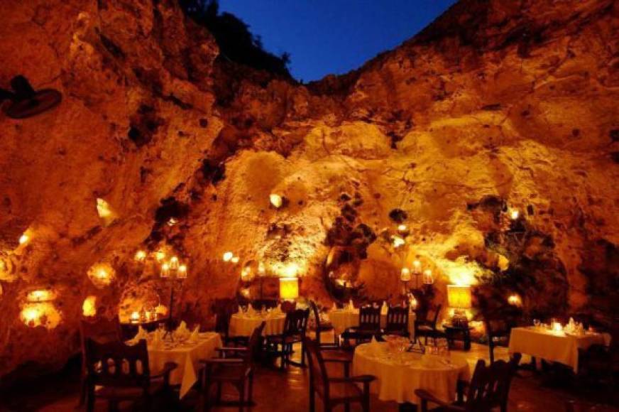 Ali Barbour's Cave Restaurant, este sorprendente lugar se halla en una cueva de Ali Barbour,Kenia. Foto:magazyn-kuchnia.pl